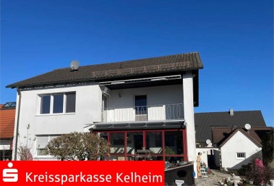 gepflegtes Zweifamilienhaus mit 2 Garagen und "Gästehaus" in Abensberg