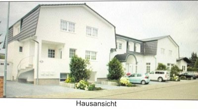 Geräumige, exklusive 7-Raum-Wohnung in einem Villa mit EBK in Gernsheim