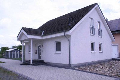 Beschauliche Feldrandlage in Crumstadt -  Schickes Einfamilienhaus Baujahr 2006 mit Wohnreserven