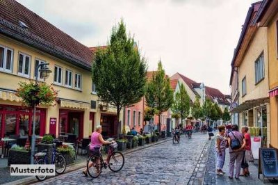 1/2 Anteil - Wohnhaus mit Ladenlokal