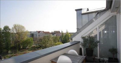 Luxuriöse Penthouse-Oase in Bestlage - 3 Zimmer mit Süd-Terrasse und EBK in Berlin-Mitte