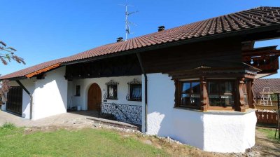 "Haus Sissi" m. einzigartiger Innenausstattung in idyllischer, ruhiger Hanglage (teilmöbliert)