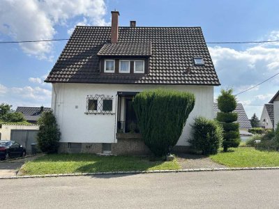 Einfamilienhaus in schöner Lage und großem Grundstück in Pliezhausen