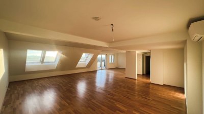 Familien-Traumwohnung mit 222m² und 160 m² Terrassenfläche!