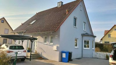 Freistehendes  5-Zimmer-Einfamilienhaus mit EBK, Garten, Carport in Kitzingen