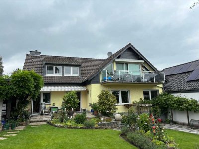 Geräumige 3-Zimmer-Wohnung mit Balkon und Carport im Bergischen Land