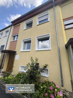 VBU Immobilien - Modernisiertes Reihenmittelhaus mit Garten