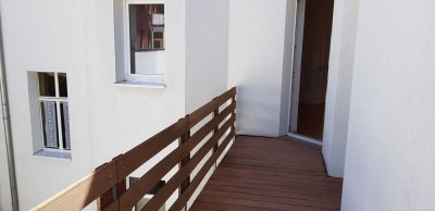 Sonnige und geräumige 4-Raum- Wohnung mit Balkon in Meiningen: Innenstadt