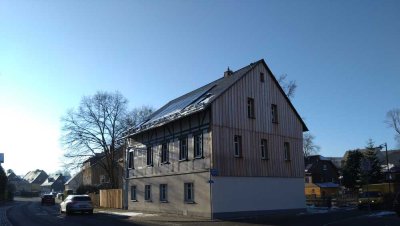 Großzügige 5-Zimmer-Maisonette-Wohnung mit Balkon in Zwönitz