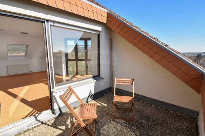 1-Zimmer Wohnung mit Balkon und Blick auf den Taunus