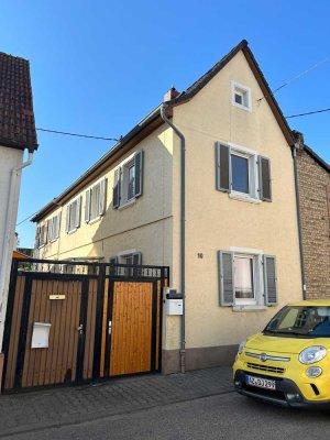 Preiswertes 4,5-Zimmer-Einfamilienhaus mit Nebengebäude in Alsheim