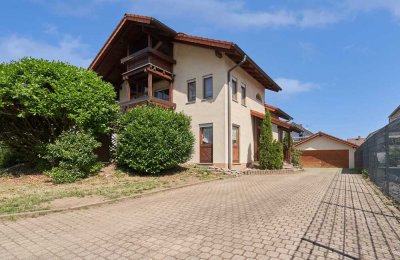 Freistehendes Einfamilienhaus mit Doppel-Garage, Garten und Hof in 79261 Gutach-Bleibach