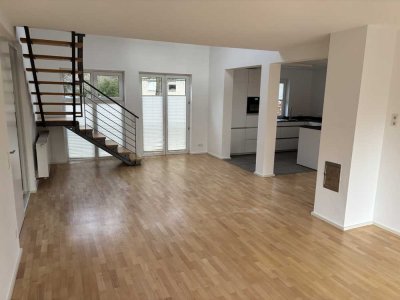 Exklusive 4-Zimmer-Maisonette-Wohnung mit gehobener Innenausstattung mit Balkon und EBK in Bonn