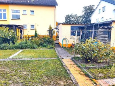 Gemütliches Haus mit großem Garten in guter LAGE  freut sich auf neue Eigentümer!