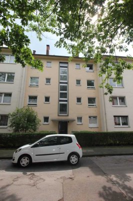 Duisburg - Neudorf, perfekte 2 Zimmer Wohnung mit Balkon im 1.OG