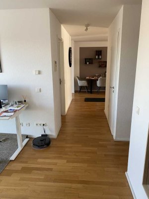 "On top of Bilk" - Helle 2,5-Zimmer Wohnung mit Balkon und Einbauküche