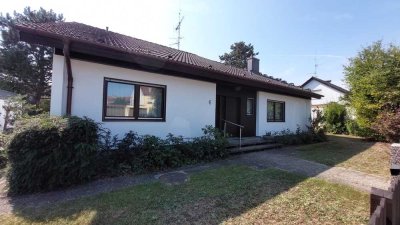 Charmanter Winkelbungalow  in Erlangen Kriegenbrunn, incl. professionellem Winterdienst