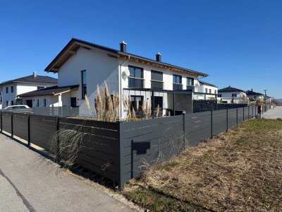 Sonnige Doppelhaushälfte mit großem Garten