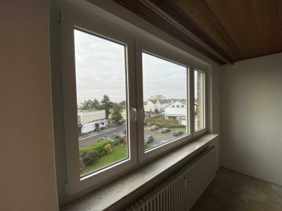 2,5-Zimmer-DG-Wohnung mit Süd-Balkon in Hochheim am Main