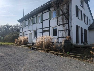 Ca. 236 m² inkl. Nutzfläche in wunderschönem Fachwerkhaus