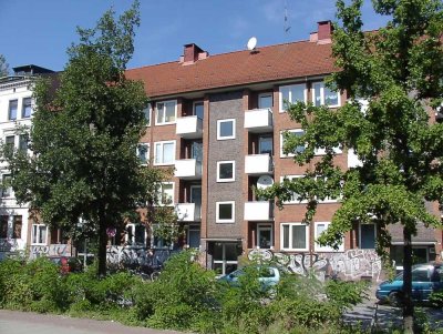 Von privat, modernisierte vermietete 2 Zimmer ETW mit einem Balkon zur ruhigen Gartenseite