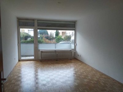 Wohnen in bester Lage - Attraktive und gepflegte 2-Raum-Hochparterre-Wohnung mit EBK in Hanau