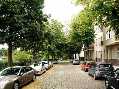 Helle gut geschnittene Vierzimmerwohnung in ruhiger grüner Lage