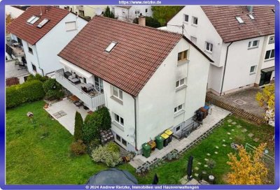 Freistehendes 2-3 MFH in angenehmer Umgebung, mit großem Garten und Garage