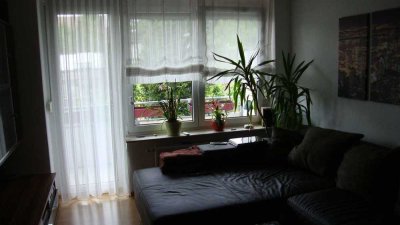 3 Zimmerwohnung mit Einbauküche, Bad, Balkon, Aufzug, TG, Keller