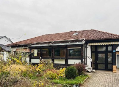 Freistehender Bungalow am Ortsrand mit schöner Aussicht