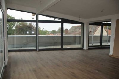 NEUBAU ERSTBEZUG -  Helle Penthouse-Wohnung 3 ZKB, 3 Terrassen W6