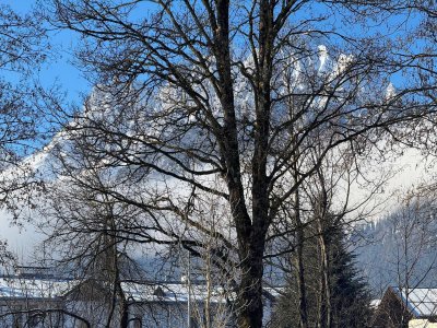 Neuwertige Wohnung mit Kaiserblick im Zentrum von St. Johann in T.