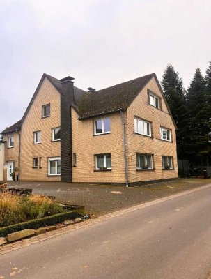 Stadt Blankenberg! Schöne 3-Zimmer-Wohnung, ländlich, im 1.Obergeschoss mit Balkon