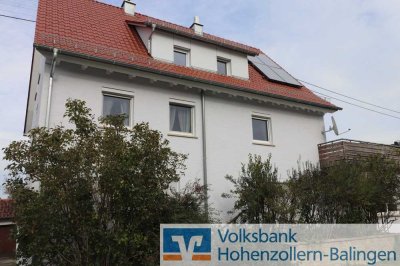 Toll renovierte Dachgeschosswohnung  JETZT MIETEN