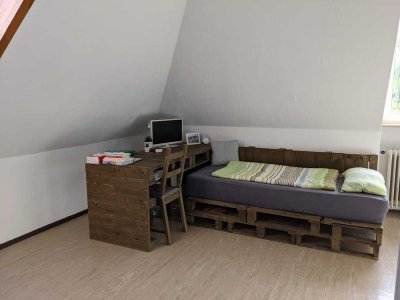 Stilvolle 1-Zimmer-Dachgeschosswohnung in München Obermenzing