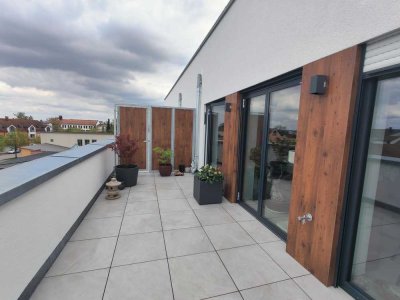 Hochwertige 3-Zi.-Etagenwohnung mit großer Dachterrasse, provisionsfrei, zentrale Lage