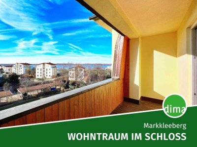 Dachgeschoss-Maisonette im Schloss mit Seeblick, Einbauküche, Kamin, Stellplatz u.v.m.