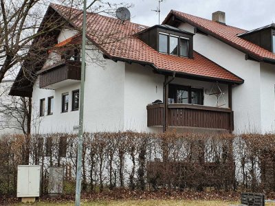 Stilvolle, geräumige, helle 2-Zimmer-DG-Wohnung mit Balkon in Kirchheim bei München