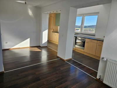 3 Zimmer Wohnung / Teilmöbliert / Dachgeschoss  / Garten uvm…