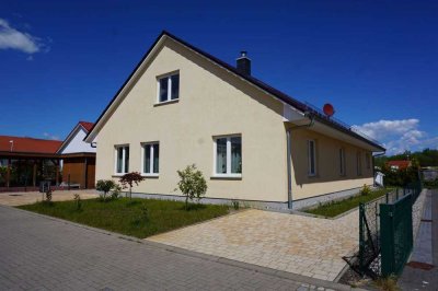 Großzügige 4-Raum-Dachgeschosswohnung mit kleinem Balkon und Stellplatz