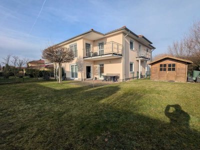 Möblierte Stilvolle 2-Zimmer-Erdgeschosswohnung mit Terrasse und Einbauküche im Campo Mediterraneo