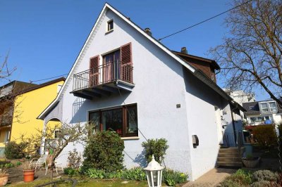 Freistehendes Einfamilienhaus mit Garten in bester Lage