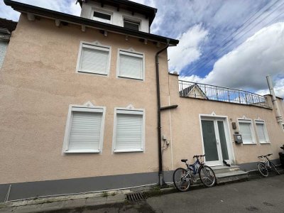 Modernisiertes 5-Zimmer-Haus mit EBK in Höchstädt