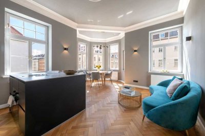 Altbau-Charme meets Urban Chic: Modernisierte 2-Zimmer-Wohnung im Palais von 1900