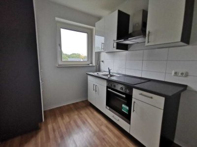 Ihre Chance - ideale 3,5-Zi.-Wohnung mit Balkon und moderner Küchenzeile