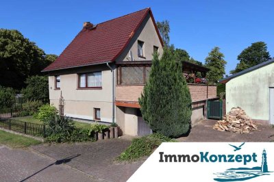 Wohnen für die gesamte Familie! Ca.231m² Wfl, 1480 m² Grdst., sep. Bungalow, 2 Terrassen & 2 Garagen