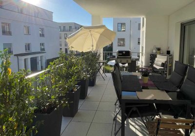 Neuwertige Wohnung mit zwei Zimmern, Küche, Bad und Balkon in Detmold Innenstadt