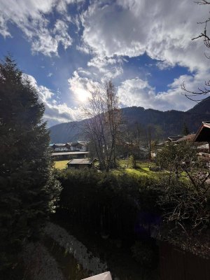 Neu renoviertes Apartment in Kitzbühel mit Balkon, Bergblick und Parkplatz