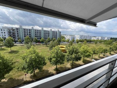 Sonnenverwöhnte Penthouse-Wohnung mit Süd-Dachterrasse und Traumblick ins Grüne!