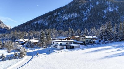 Stilvolles Einfamilienhaus mit freiem Bergblick ( PMI-0025 )